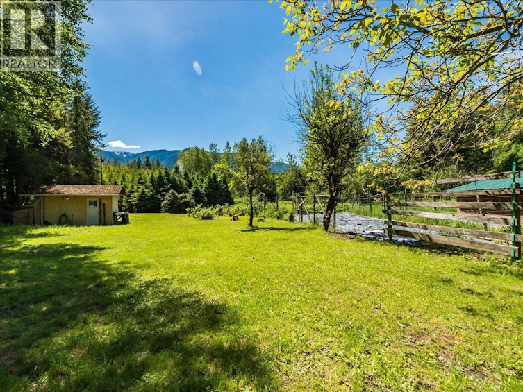 2209 Jenisa Road, Tarrys, BC, V1N 4P1 - 7