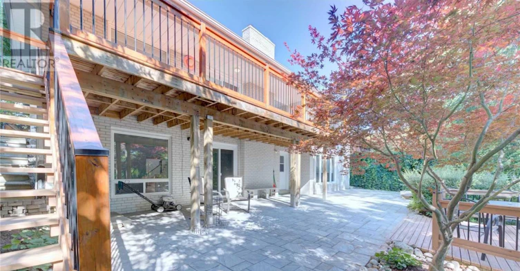 5 Warlock Crescent, Toronto, ON, M2K 2H8 - 13