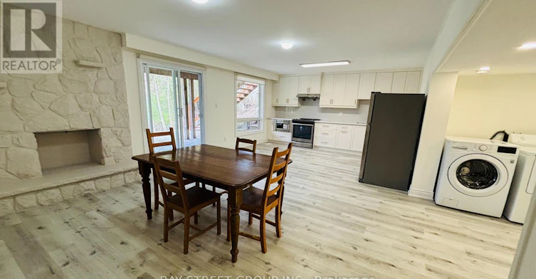 5 Warlock Crescent, Toronto, ON, M2K 2H8 - 3