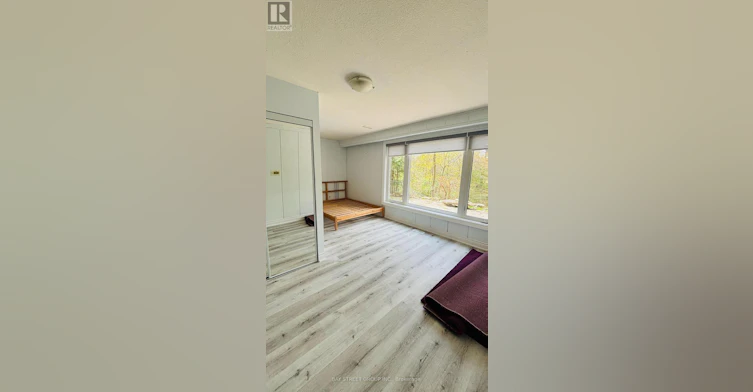 5 Warlock Crescent, Toronto, ON, M2K 2H8 - 5