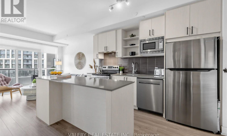 411-60 George Butchart Drive