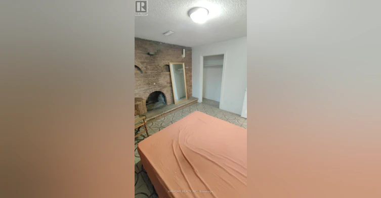 LOWER Basement 3 Charlton Boulevard, Toronto, ON, M2M 1C1 - 9