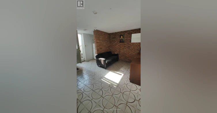 LOWER Basement 3 Charlton Boulevard, Toronto, ON, M2M 1C1 - 5