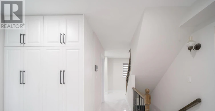 8 Coltman Crescent, Toronto, ON, M1B 2A2 - 9
