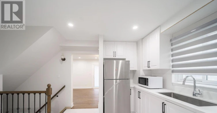 8 Coltman Crescent, Toronto, ON, M1B 2A2 - 11