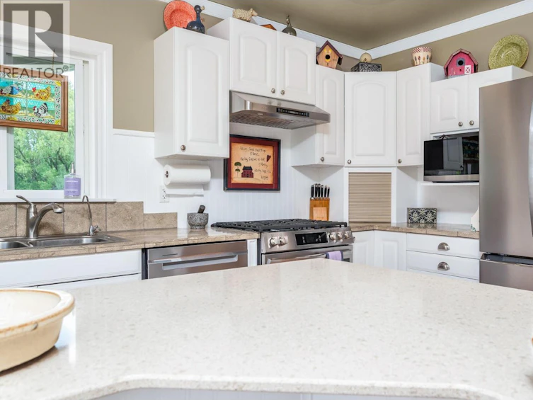 6934 6 Highway, Coldstream, BC, V1B 3H1 - 10