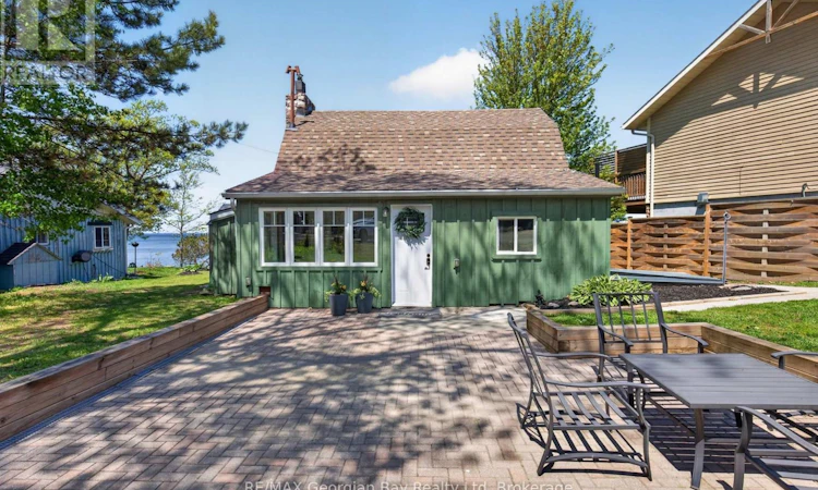 83 Beach Road