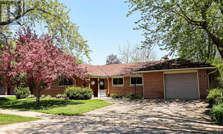 151 Isabella Street E