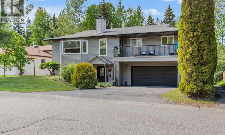 8264 St John Crescent