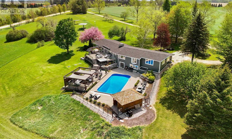 5902 Sideroad 6 N
