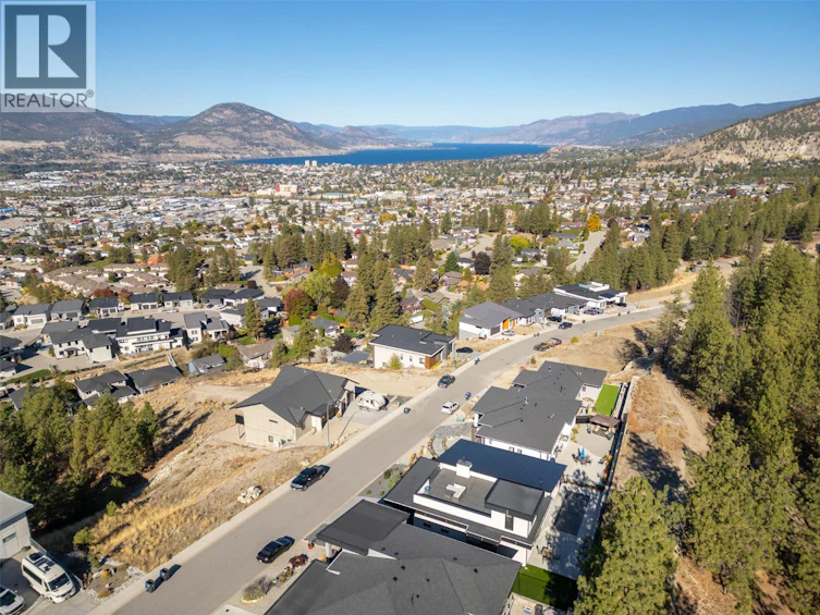 2776 Hawthorn Drive, Penticton, BC, V2A 0C2 - 75