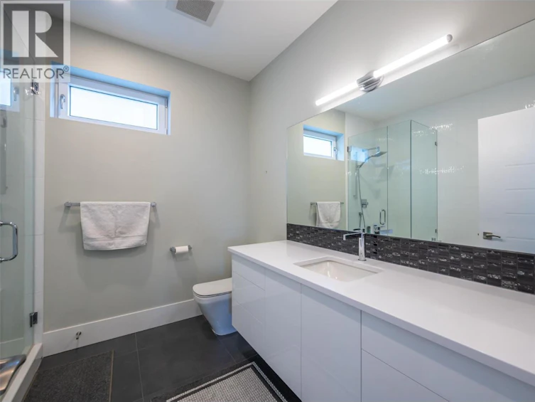 2776 Hawthorn Drive, Penticton, BC, V2A 0C2 - 30