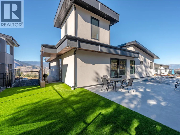 2776 Hawthorn Drive, Penticton, BC, V2A 0C2 - 50