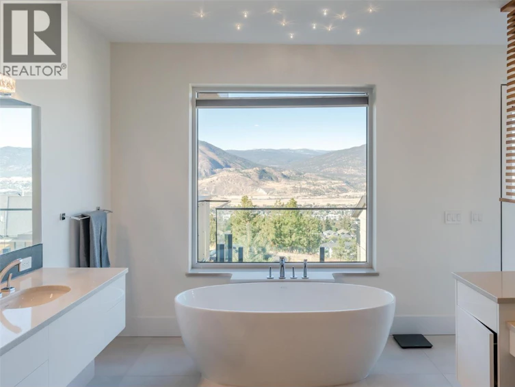 2776 Hawthorn Drive, Penticton, BC, V2A 0C2 - 40