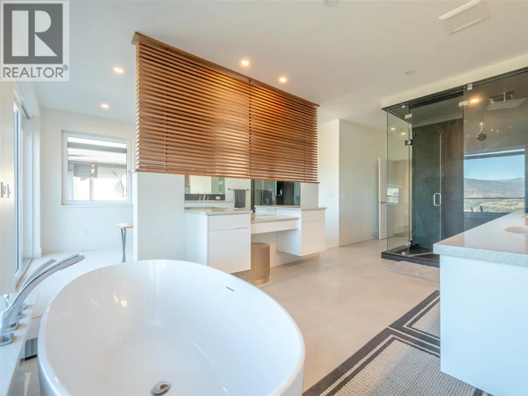 2776 Hawthorn Drive, Penticton, BC, V2A 0C2 - 42