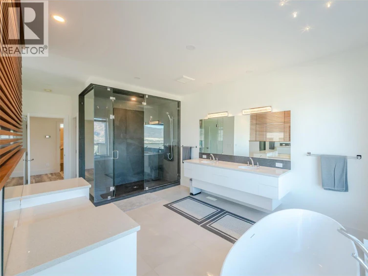 2776 Hawthorn Drive, Penticton, BC, V2A 0C2 - 43