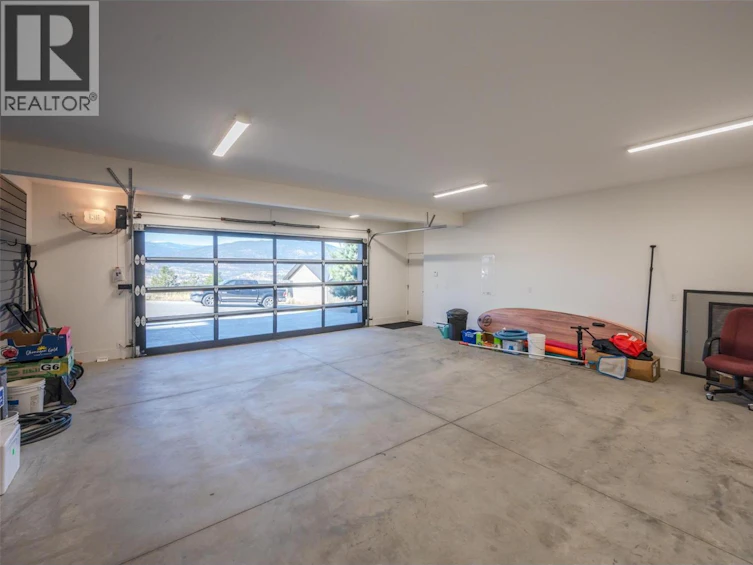 2776 Hawthorn Drive, Penticton, BC, V2A 0C2 - 69