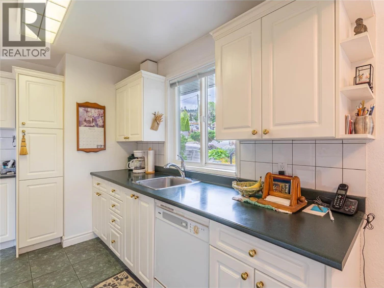 718 Fraser Crescent, Kamloops, BC, V2C 3H9 - 6