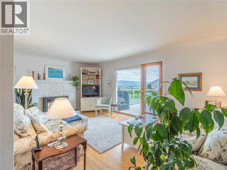 718 Fraser Crescent, Kamloops, BC, V2C 3H9 - 3