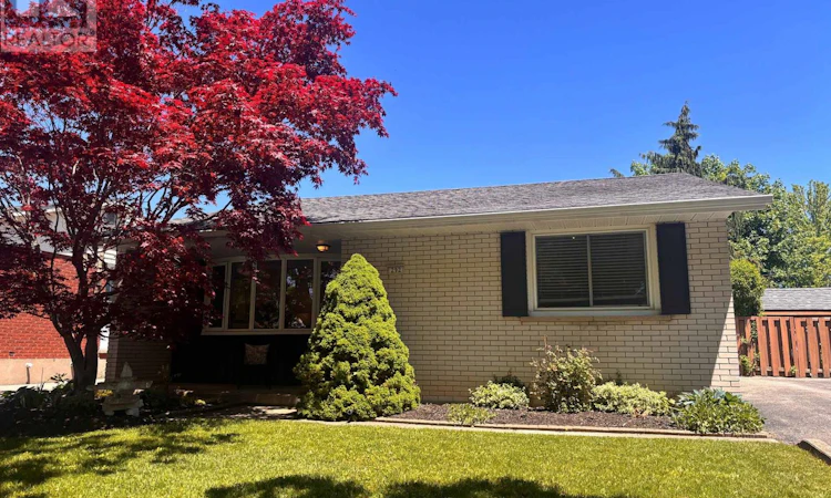 292 Redford Crescent