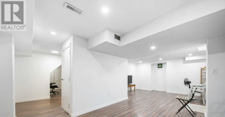 579 Sheppard Avenue, Pickering, ON, L1V 1G1 - 5