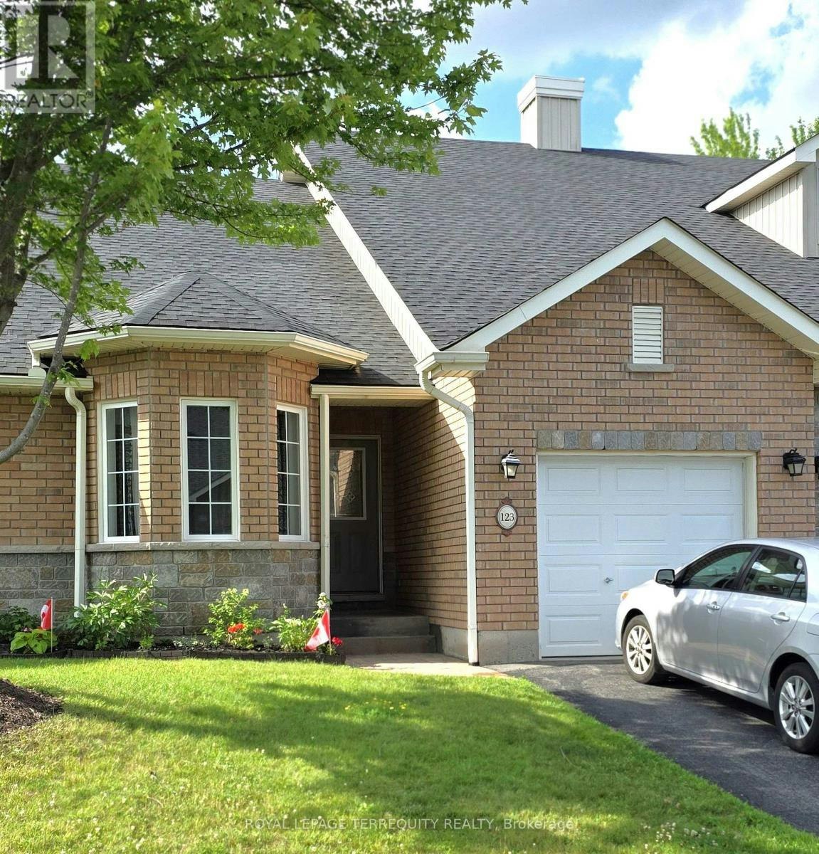 123 Village Crescent, Peterborough, ON, K9J 0A9