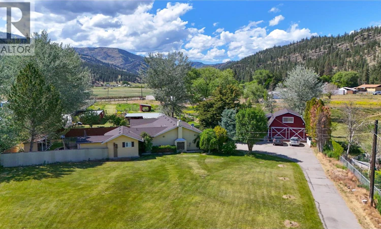212 Carr Crescent