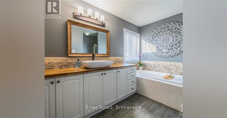 19 Farmfield Crescent, Ottawa, ON, K2M 2S9 - 17
