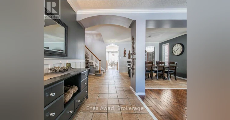 19 Farmfield Crescent, Ottawa, ON, K2M 2S9 - 3
