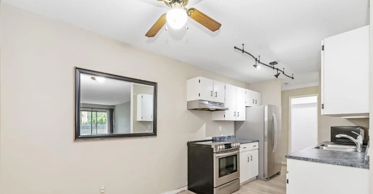 118-9682 134 Street, Surrey, BC, V3T 5L6 - 6
