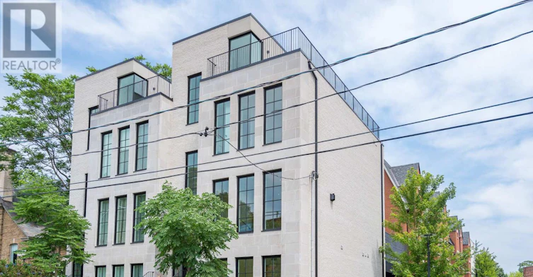 381 Madison Avenue, Toronto, ON, M4V 2W7