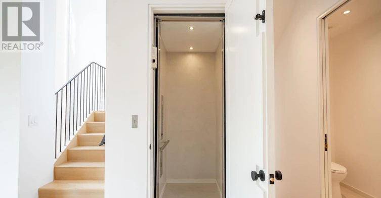 381 Madison Avenue, Toronto, ON, M4V 2W7 - 8