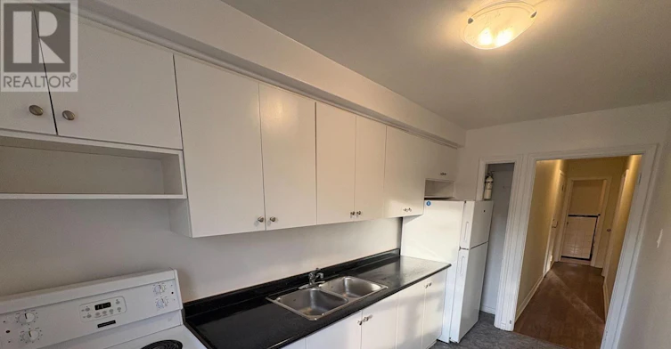 3-247 Lakeshore Road E, Mississauga, ON, L5G 1G8 - 7