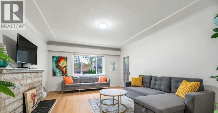 2075 E 44th Avenue, Vancouver, BC, V5P 1N1 - 2