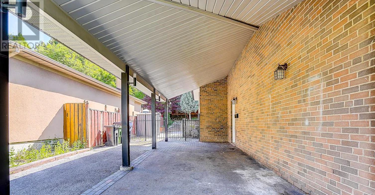 37 Dallington Drive, Toronto, ON, M2J 2G4 - 5
