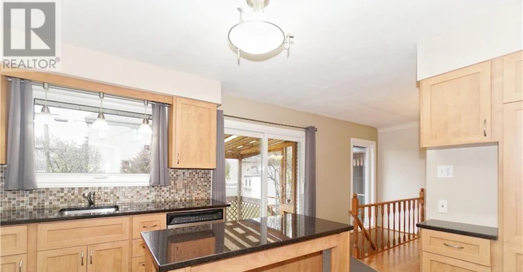 39 Epworth Avenue, Ottawa, ON, K2G 2L8 - 7
