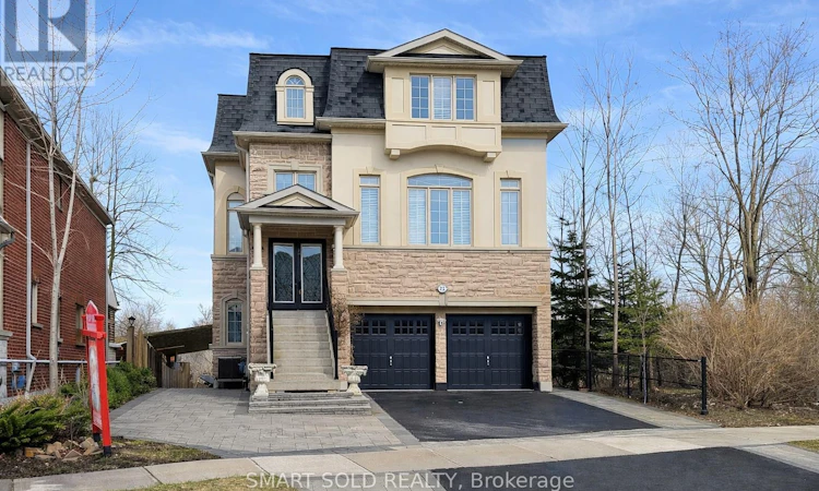 72 Headwater Crescent