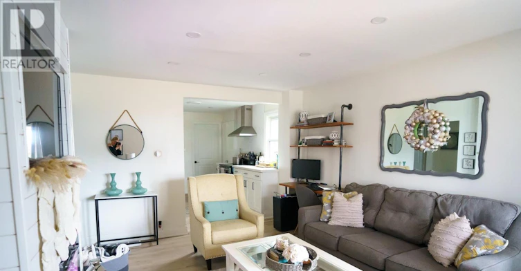 93 Grass Avenue, St. Catharines, ON, L2R 1T2 - 9