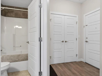 104-2588 Anderson Wy SW - 3