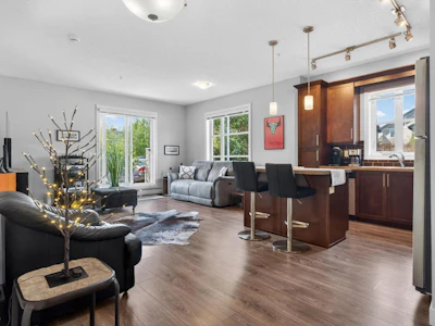 104-2588 Anderson Wy SW - 5