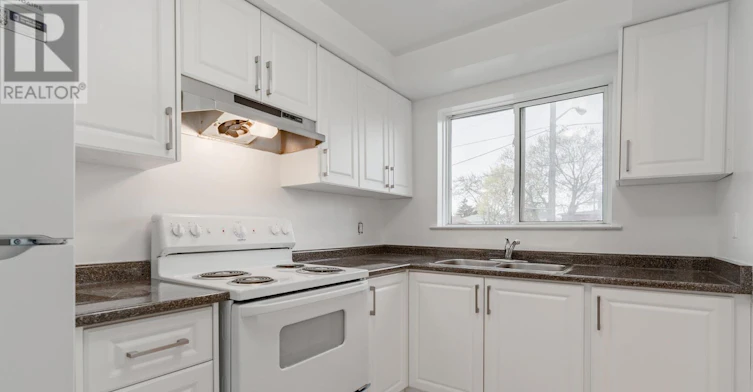 23-44 Romfield Drive, Toronto, ON, M3J 1K3 - 5