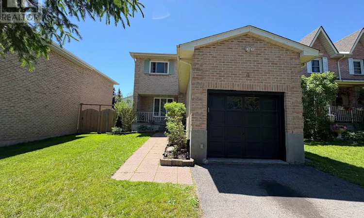 4 Balmoral Court