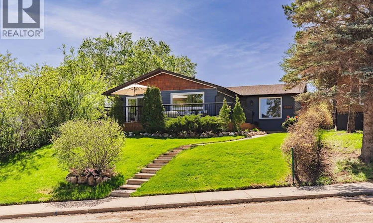 1925 Pembina Avenue