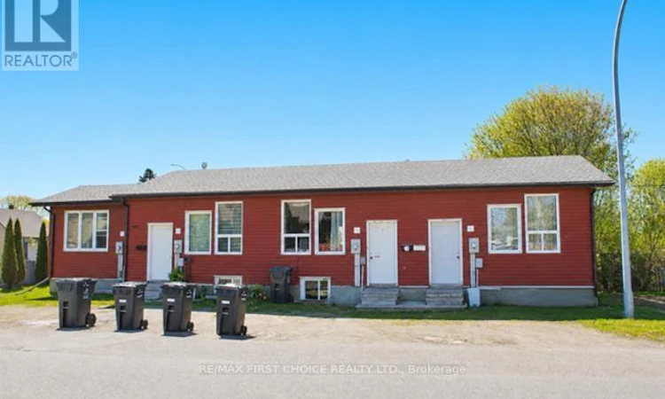 303 Frederica Street W