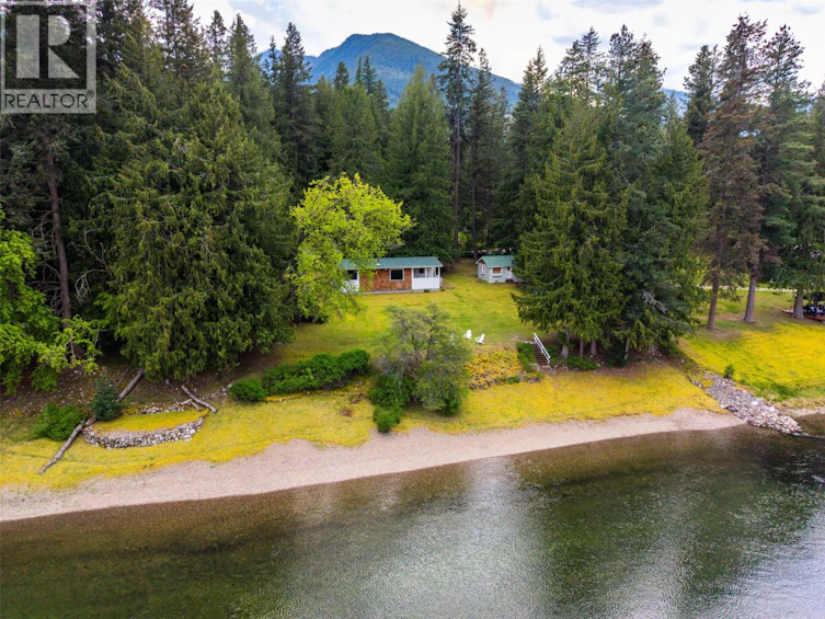 7397 Baxendale Road, Procter, BC, V1L 6R5