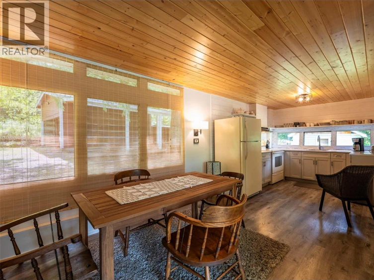 7397 Baxendale Road, Procter, BC, V1L 6R5 - 11