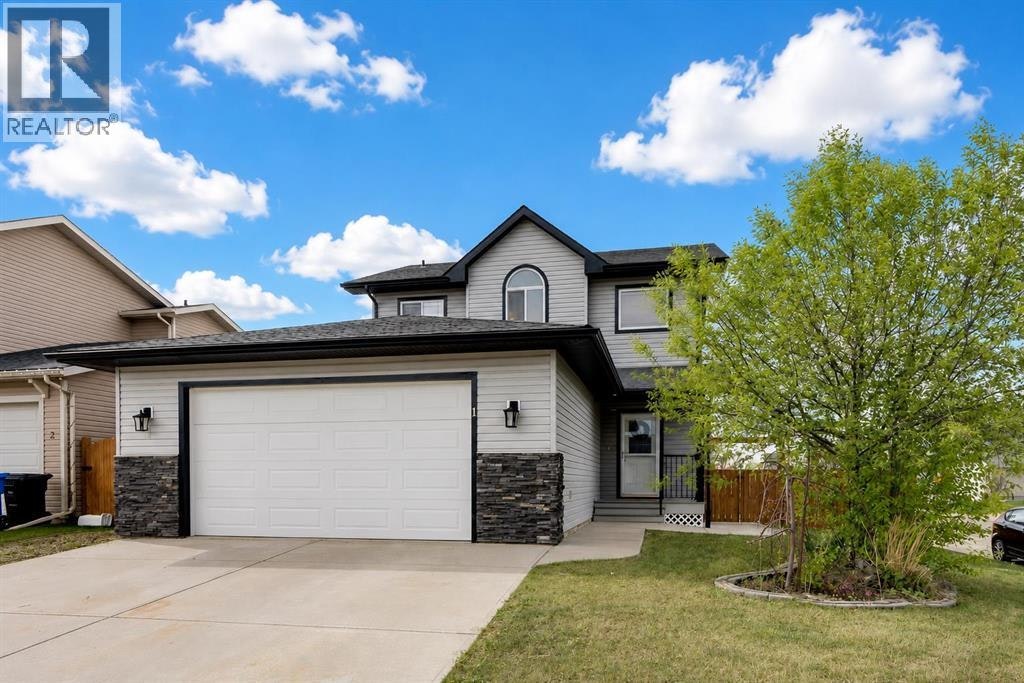 1 Mcclung Gate E, Carstairs, AB, T0M 0N0