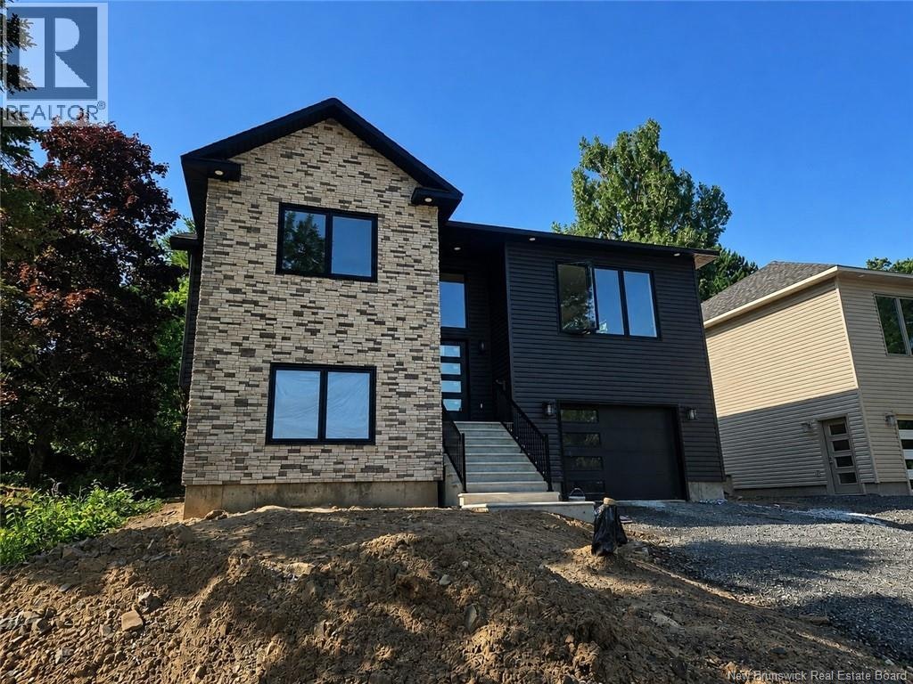 16 Mayflower Street, Fredericton, NB, E3C 1L5