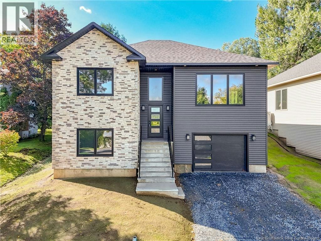 16 Mayflower Street, Fredericton, NB, E3C 1L5