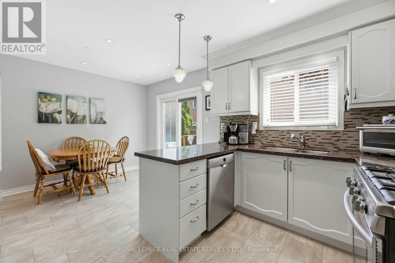 1118 Glen Valley Road, Oakville, ON, L6M 3K8
